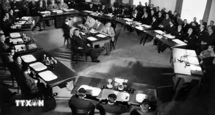 sesión inagural conferencia de ginebra sobre indochina mayo 1954 (fotoarchivo vna
